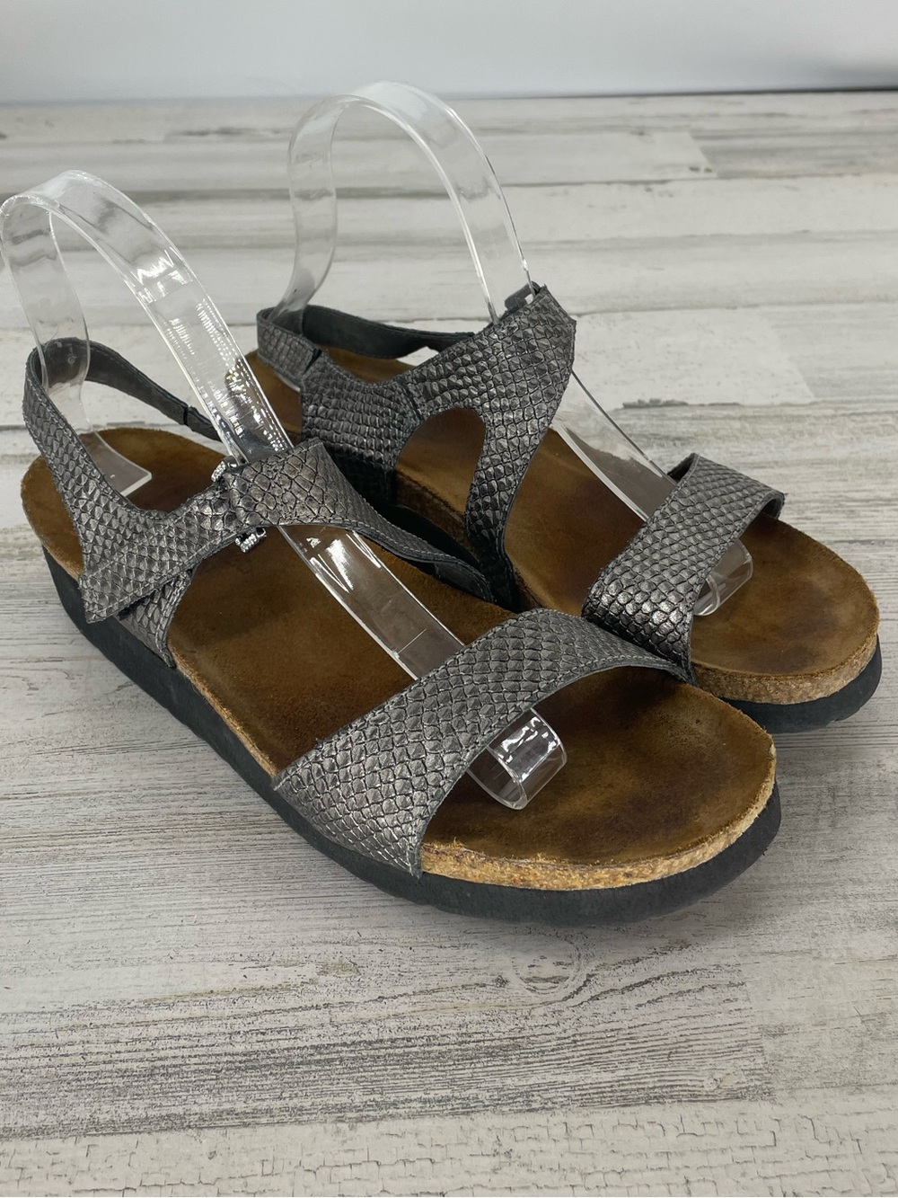 Naot Womens Silver Metallic Snake Skin Casual Slingback Sandal Size 10.5